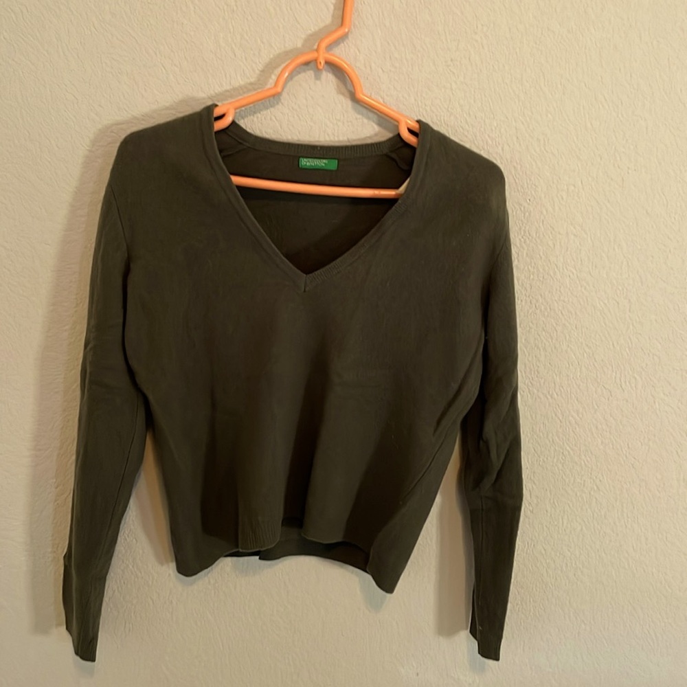 100% virgin wool sweater by Benetton
